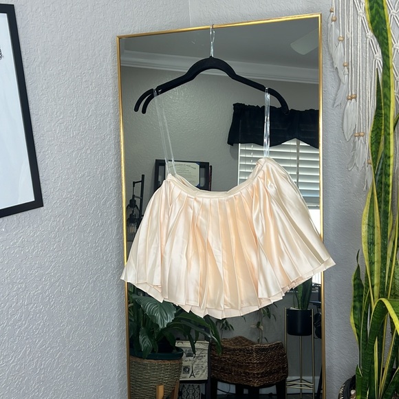 HOUSE OF CB 'Emira' Ivory Pleated Mini Skirt NWOT - Picture 6 of 10